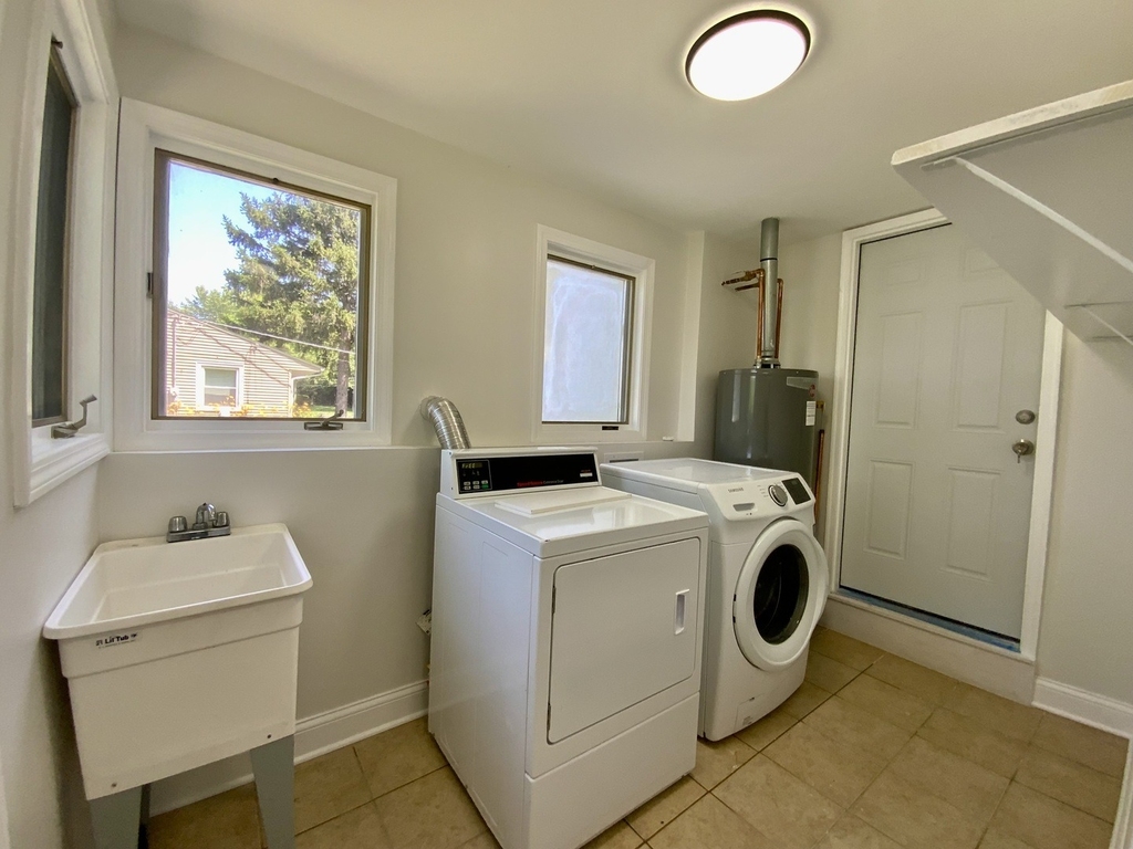 340 Sanders Road - Photo 14