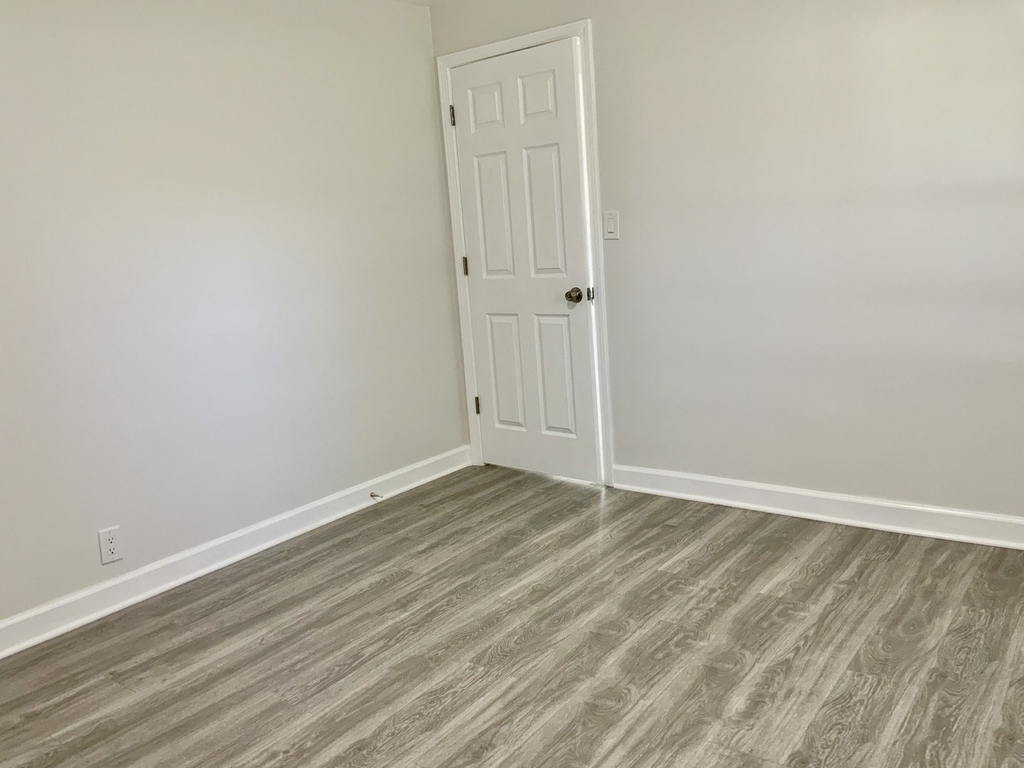 340 Sanders Road - Photo 7