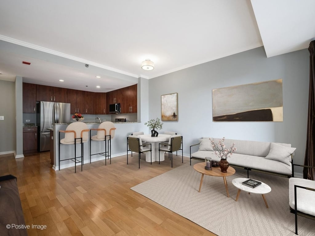 160 E Illinois Street - Photo 1