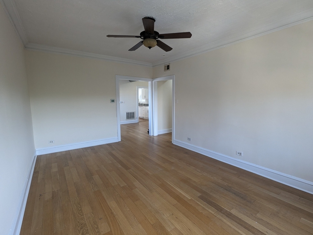 3533 W Fullerton Avenue - Photo 3