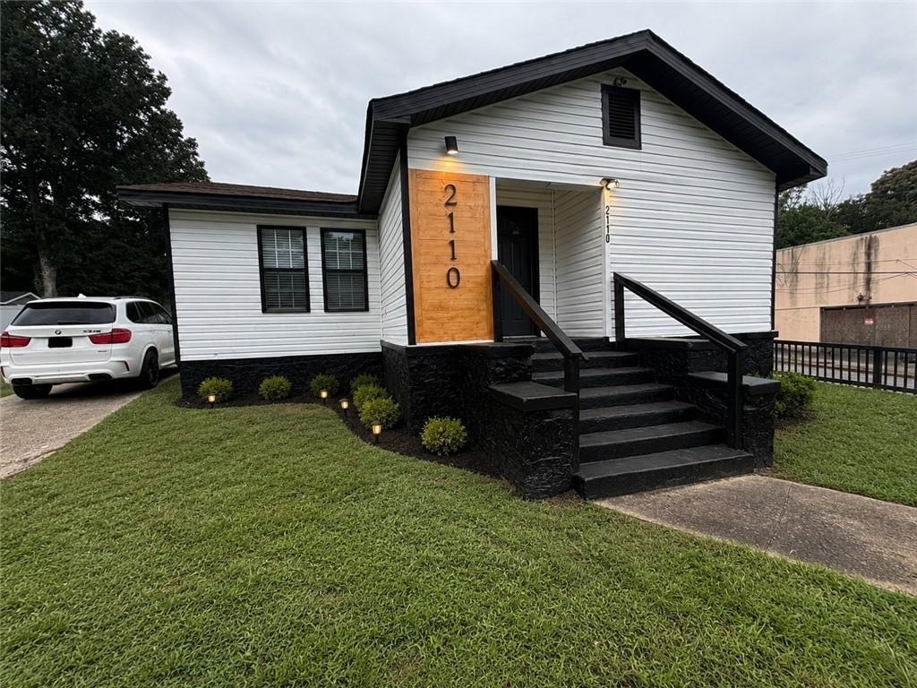 2110 Newnan Street - Photo 0