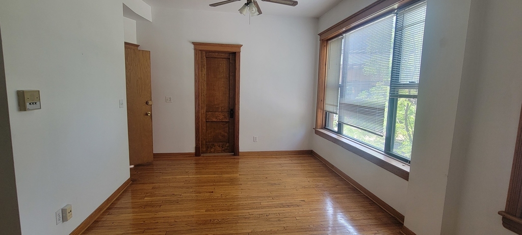 3420 N Paulina Street - Photo 4