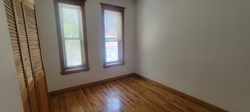 3420 N Paulina Street - Photo 8