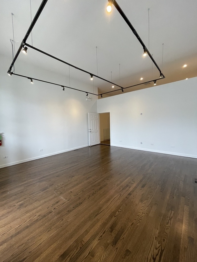 1451 N Ashland Avenue - Photo 2