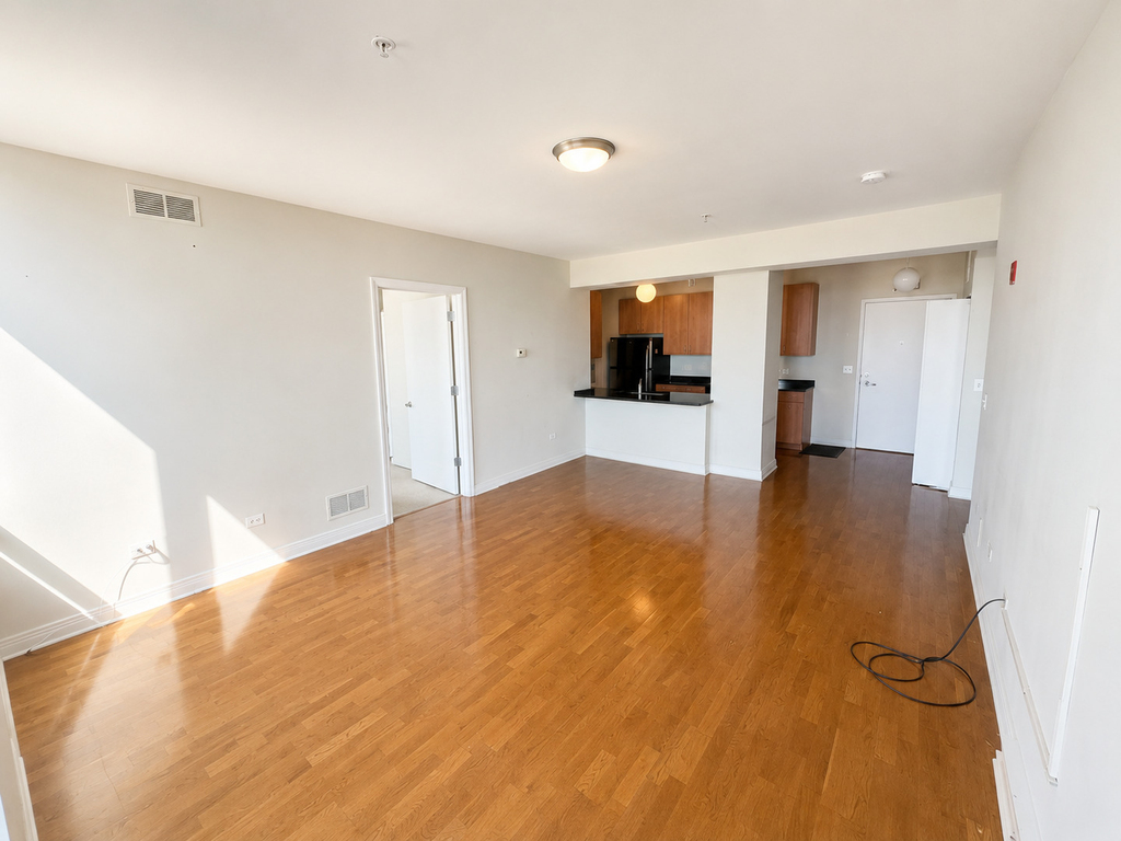 565 W Quincy Street - Photo 1