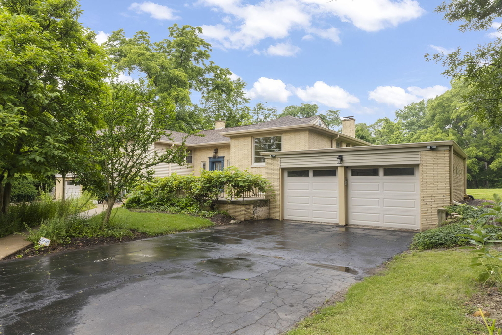 828 E 14th Street - Photo 5