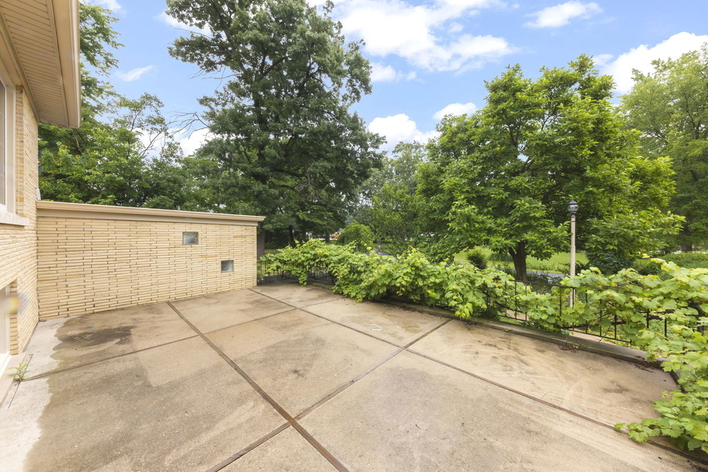 828 E 14th Street - Photo 39