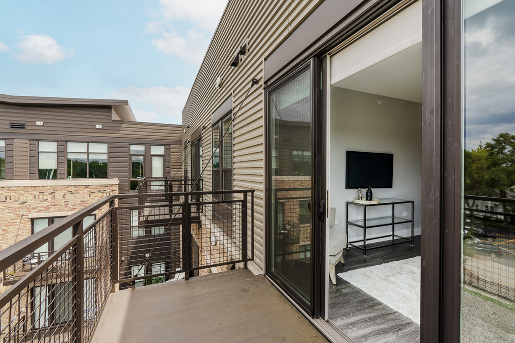 101 W Liberty Street - Photo 9