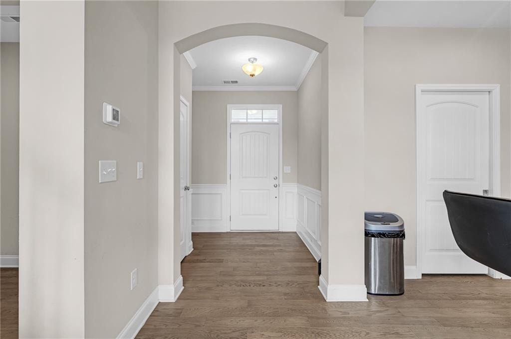 1645 Hillcrest Drive - Photo 2