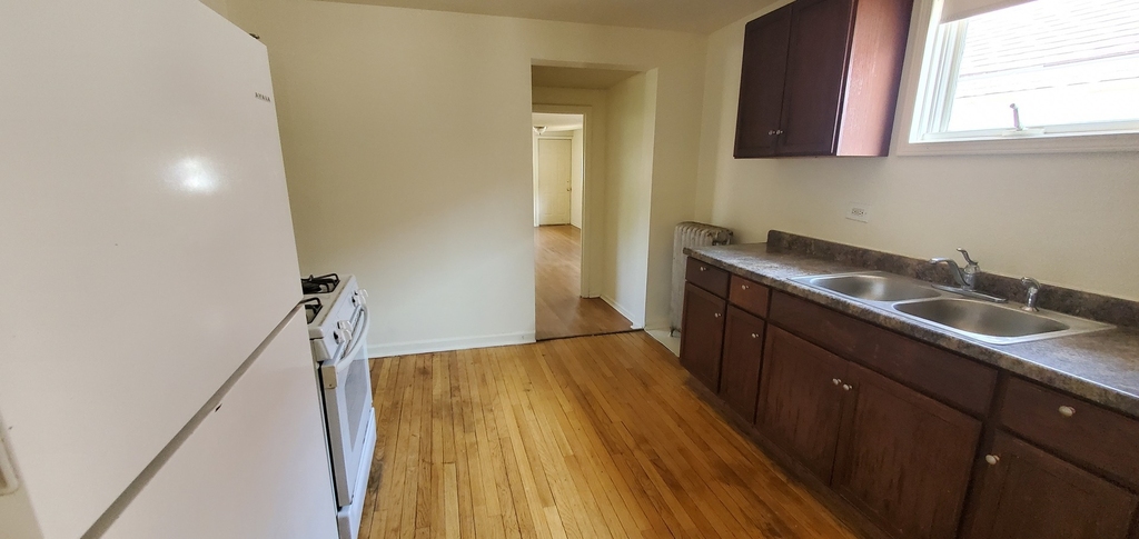 1631 Buena Vista Avenue - Photo 2