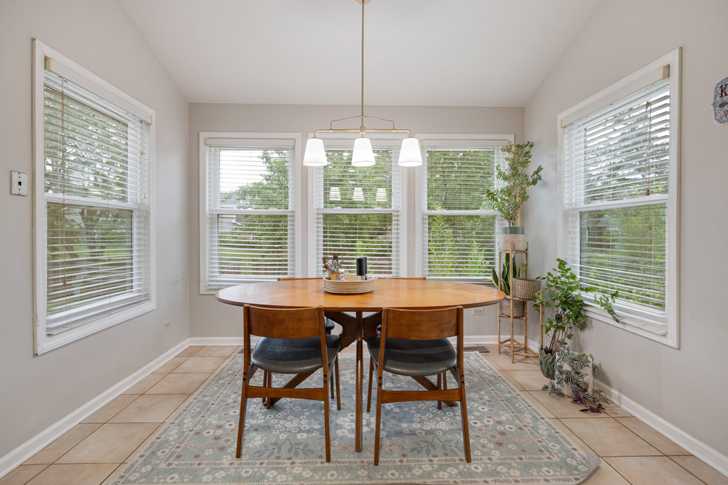 1347 Rose Boulevard - Photo 9