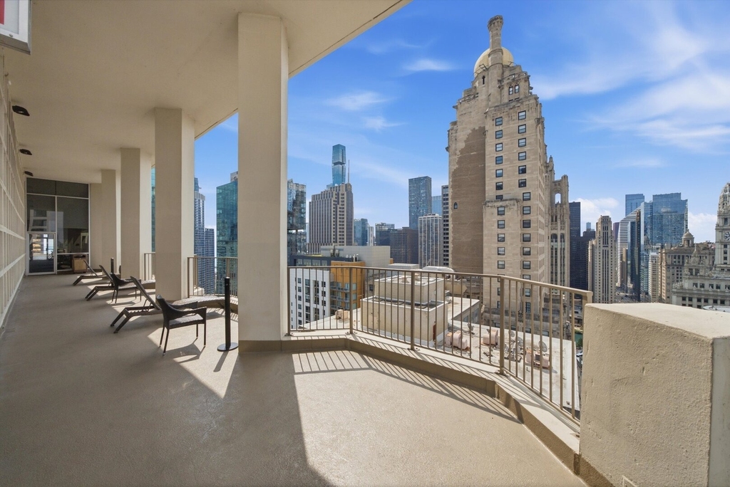 535 N Michigan Avenue - Photo 11