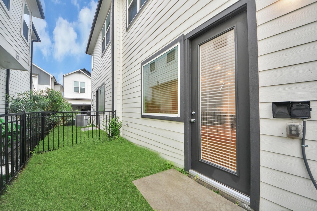 2319 Silva Park Lane - Photo 31