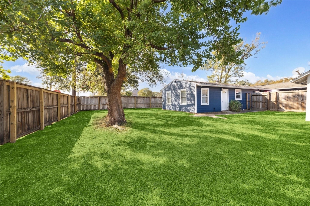 1147 Du Barry Lane - Photo 8