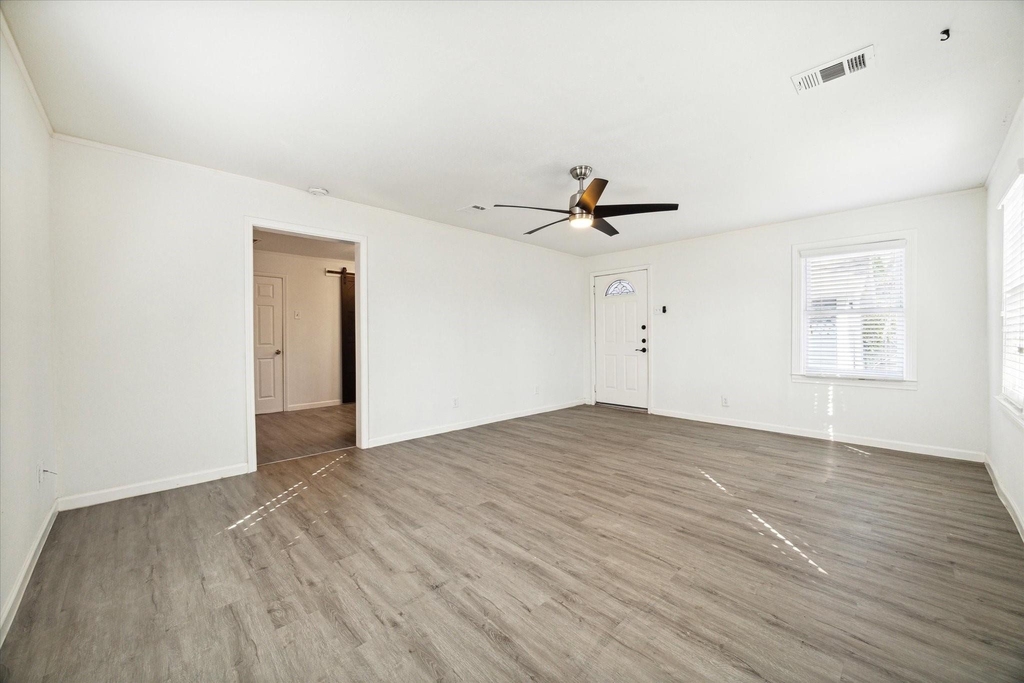 1147 Du Barry Lane - Photo 1