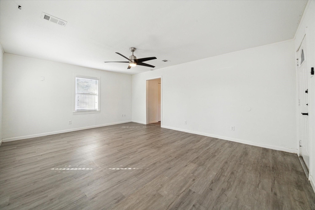 1147 Du Barry Lane - Photo 5