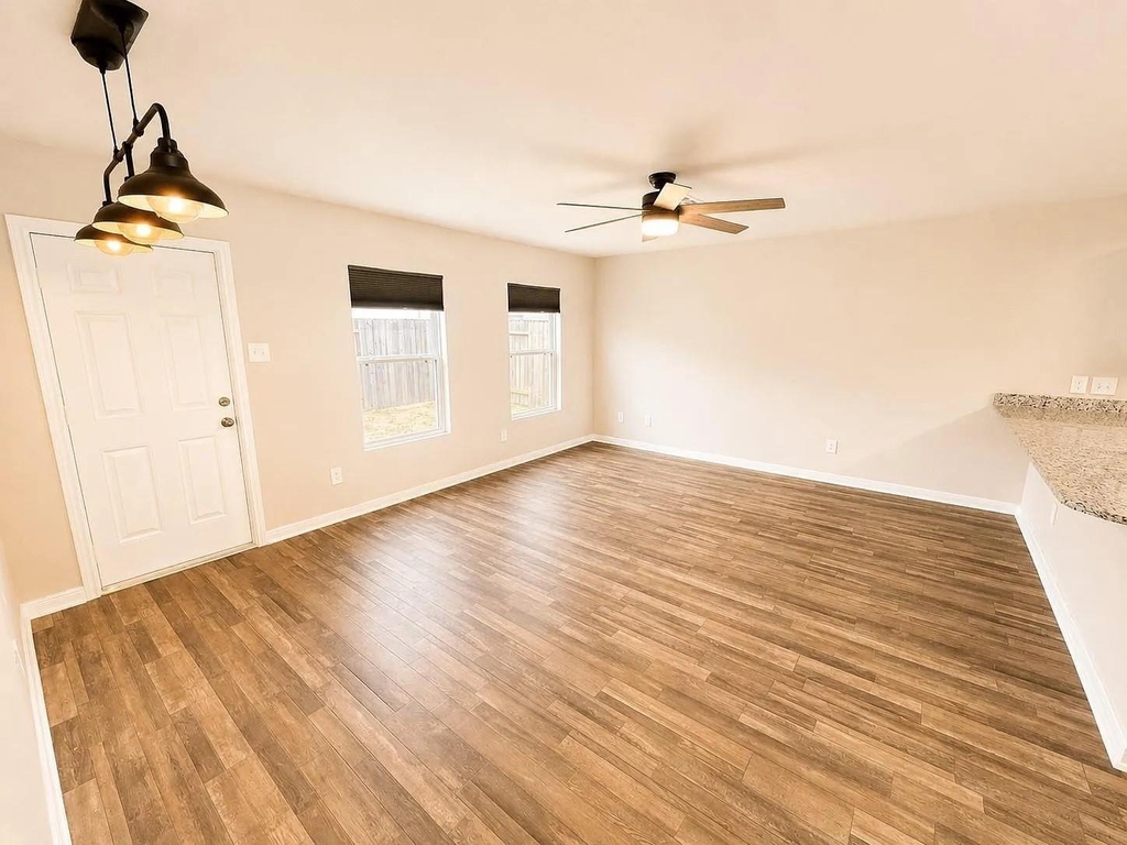 15674 Briar Forest Drive - Photo 5