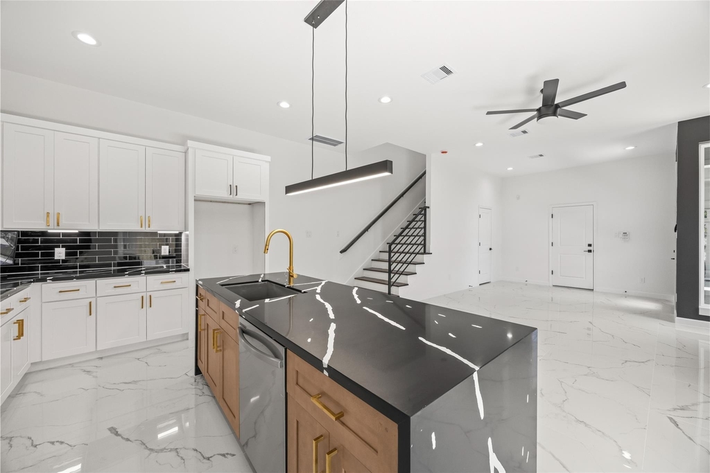 5110 Westover Street - Photo 8