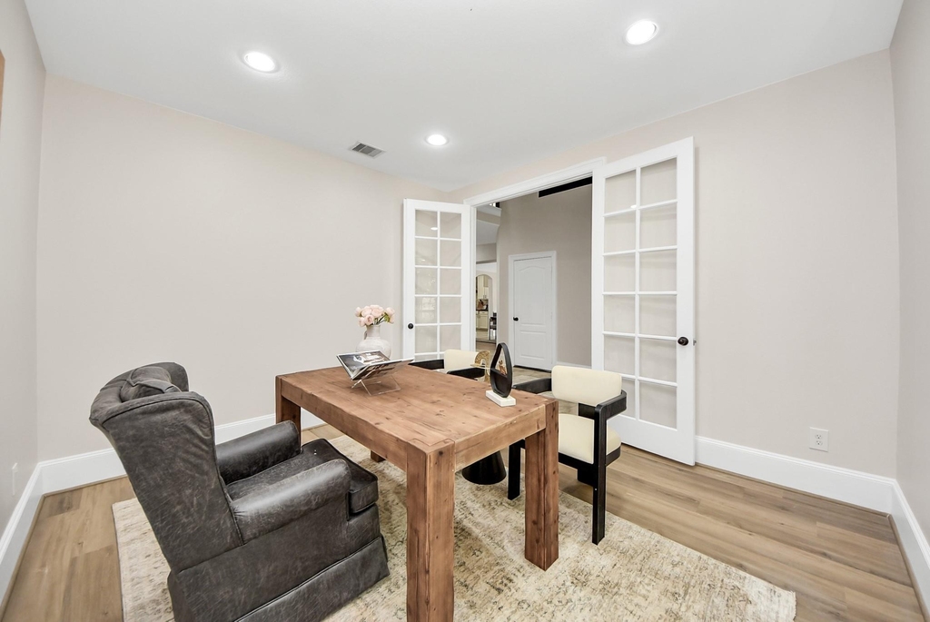 9815 Patricia Haven Lane - Photo 8