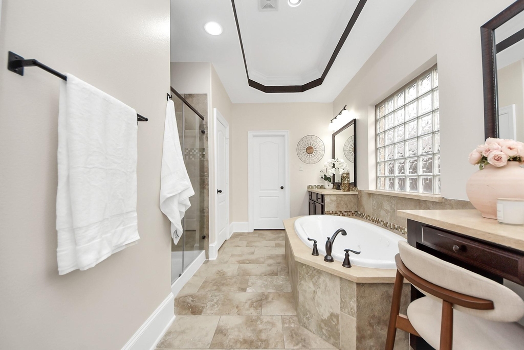 9815 Patricia Haven Lane - Photo 27