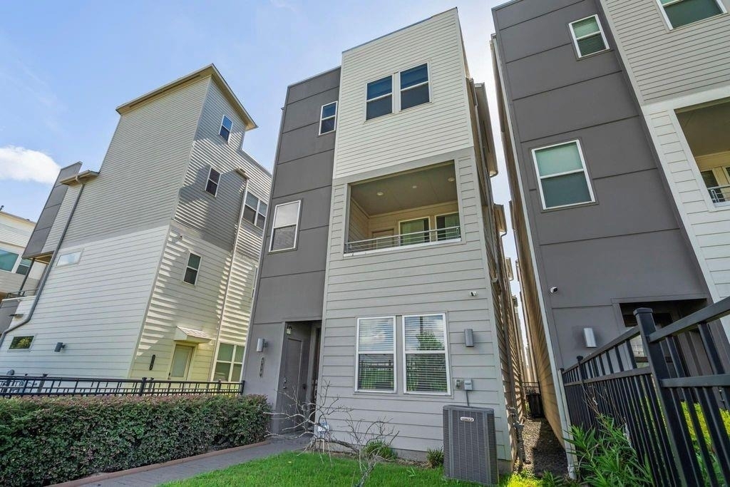 316 Jensen Drive - Photo 3