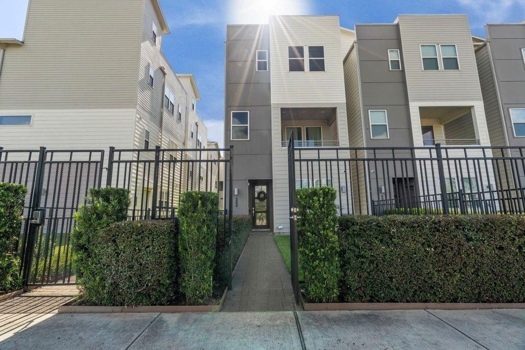 316 Jensen Drive - Photo 1