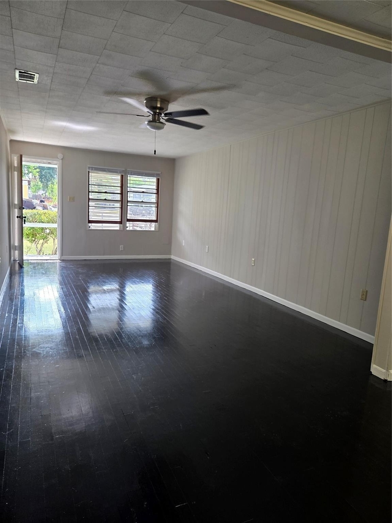 122 S Willow Street - Photo 1