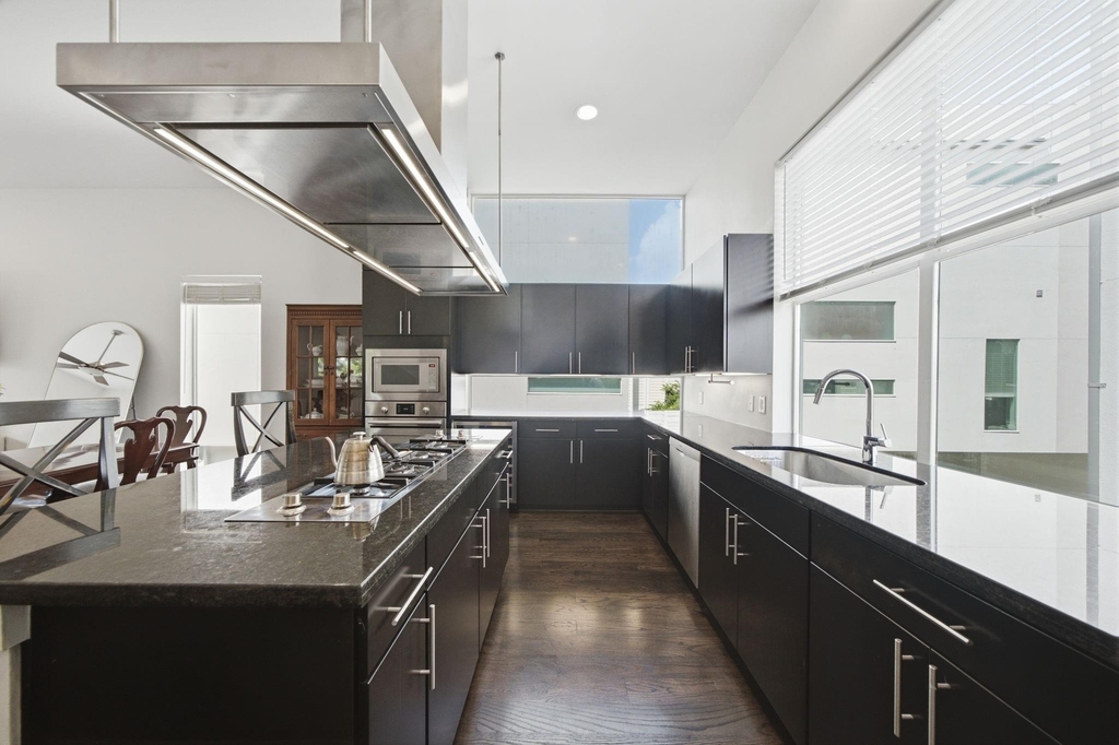 1221 W 17th Street - Photo 11