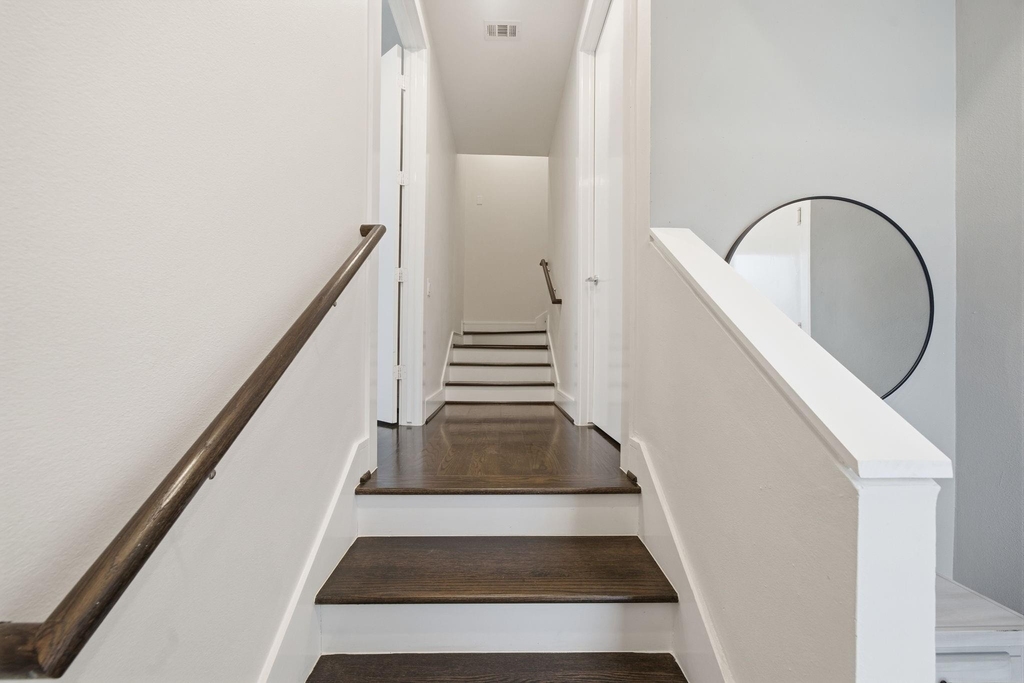 1221 W 17th Street - Photo 17