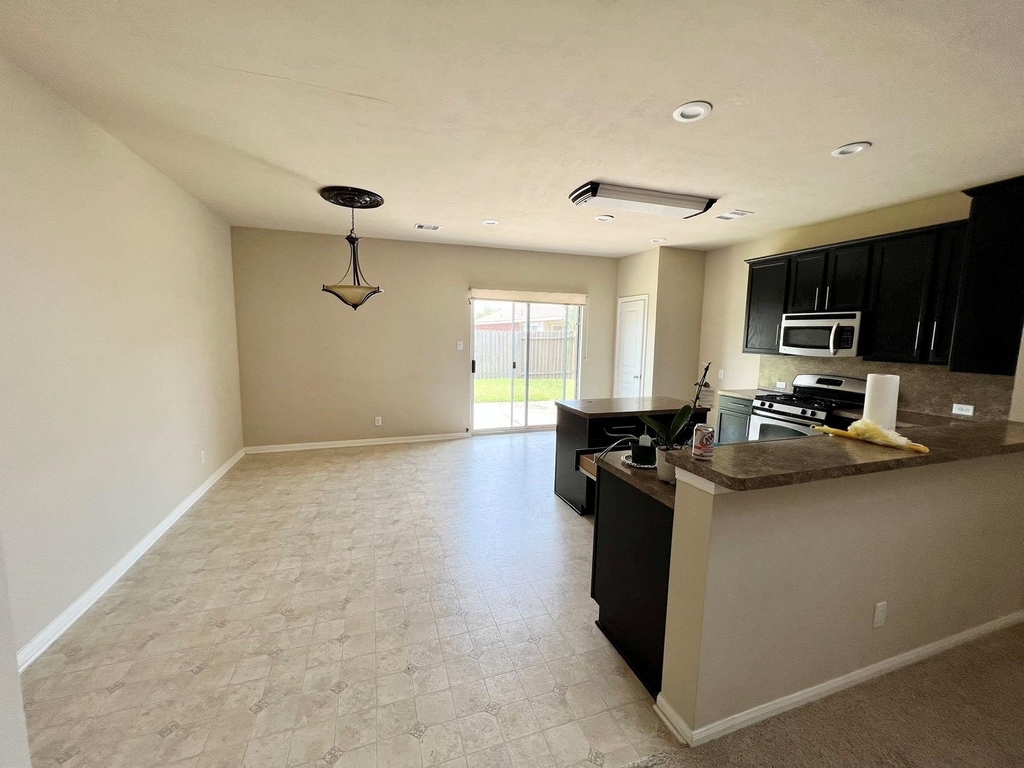 10831 Woodwind Shadows Drive - Photo 9