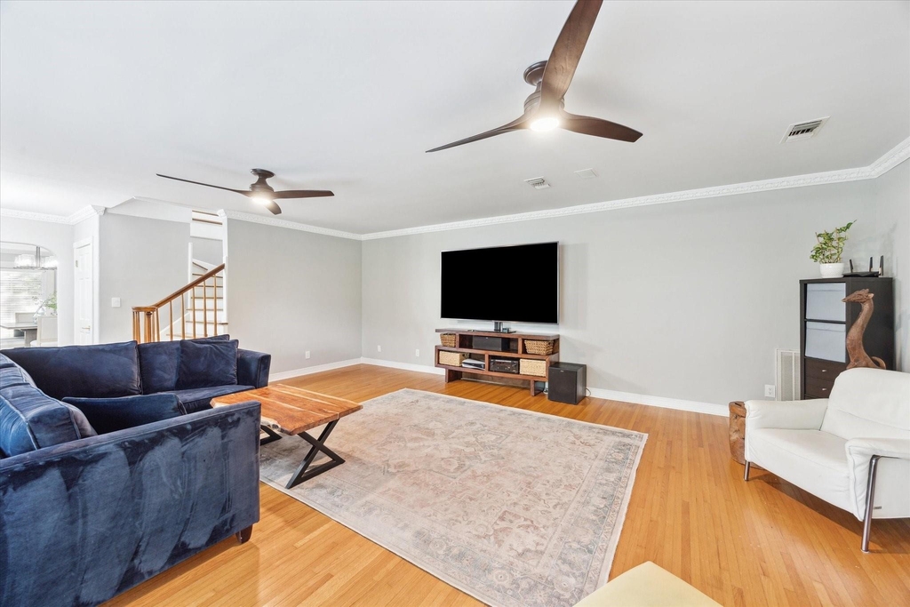 718 Garden Oaks Boulevard - Photo 9