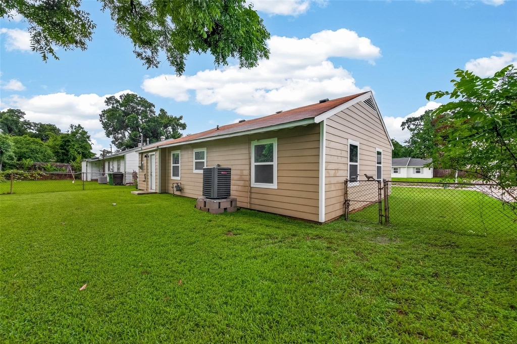 3922 Alsace Street - Photo 30