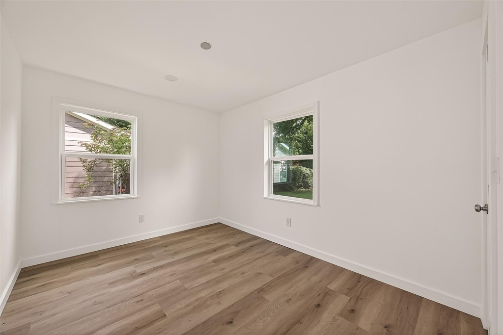 3922 Alsace Street - Photo 22