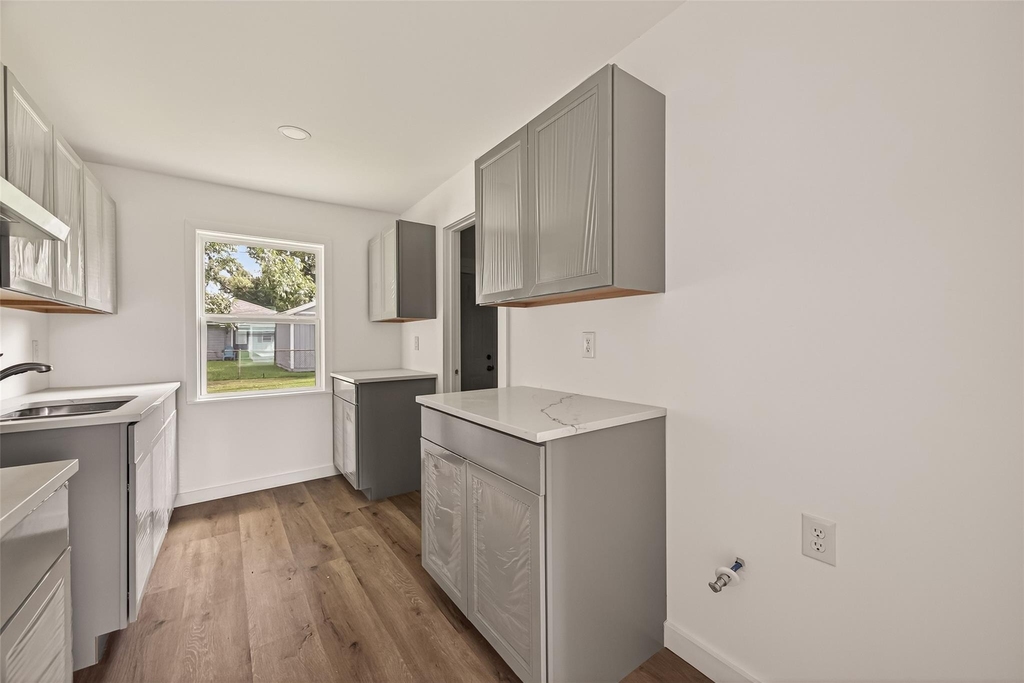 3922 Alsace Street - Photo 9