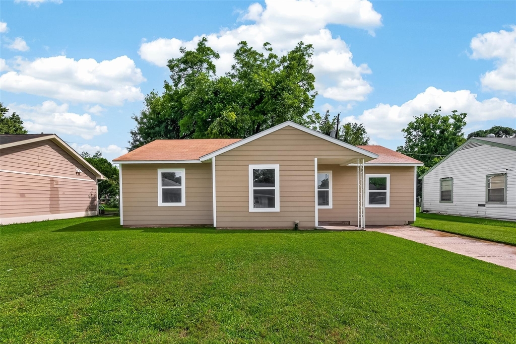 3922 Alsace Street - Photo 0