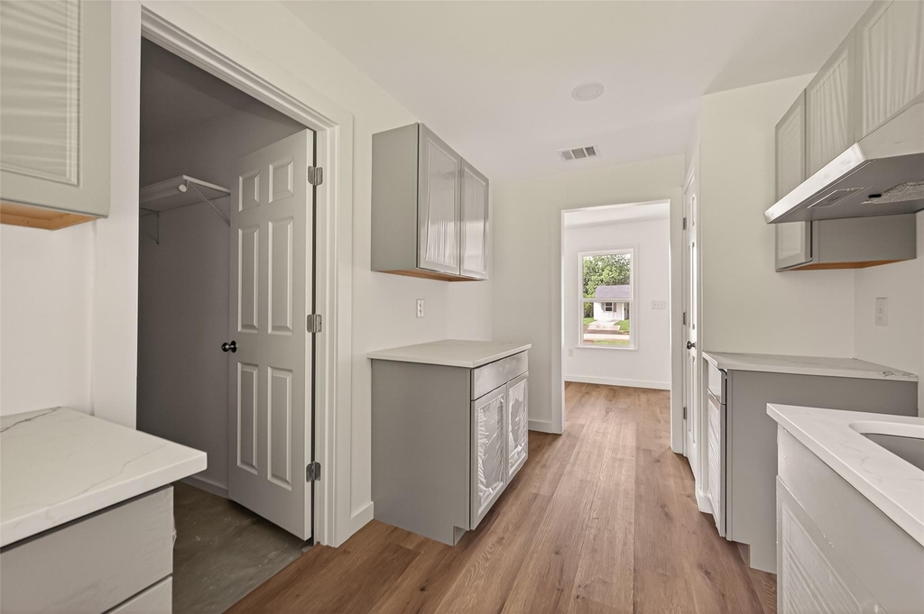 3922 Alsace Street - Photo 11