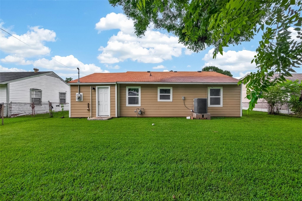 3922 Alsace Street - Photo 29