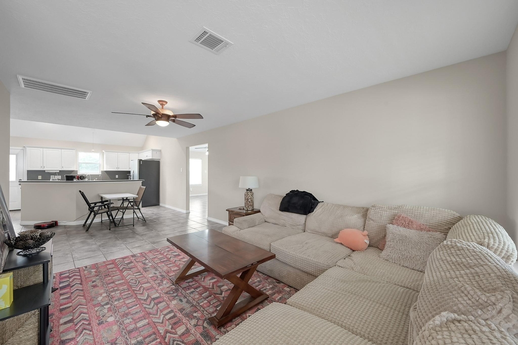 12102 Mustang Avenue - Photo 4