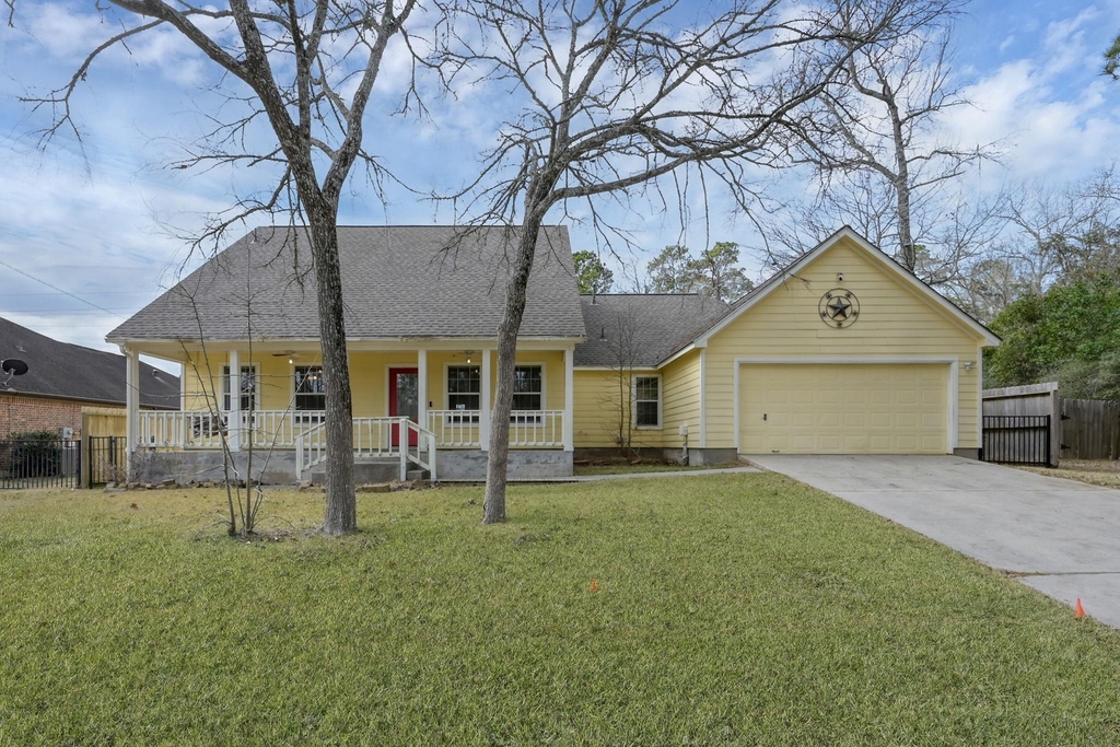 12102 Mustang Avenue - Photo 0