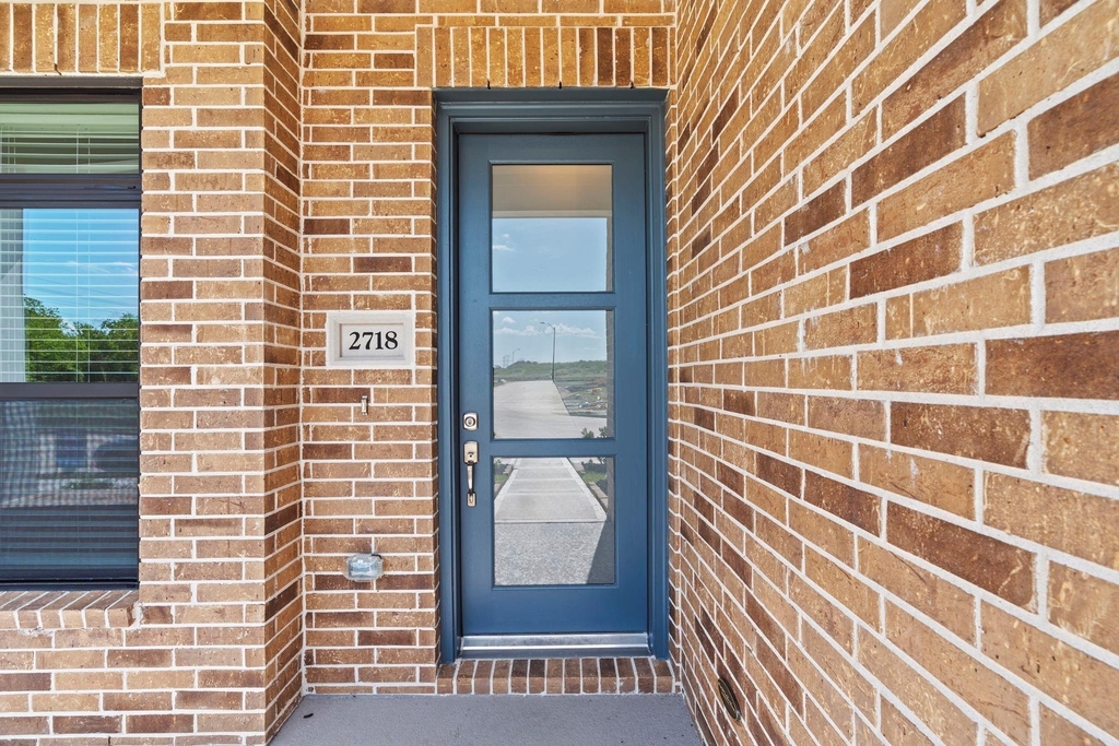 2718 Cottage Place - Photo 12
