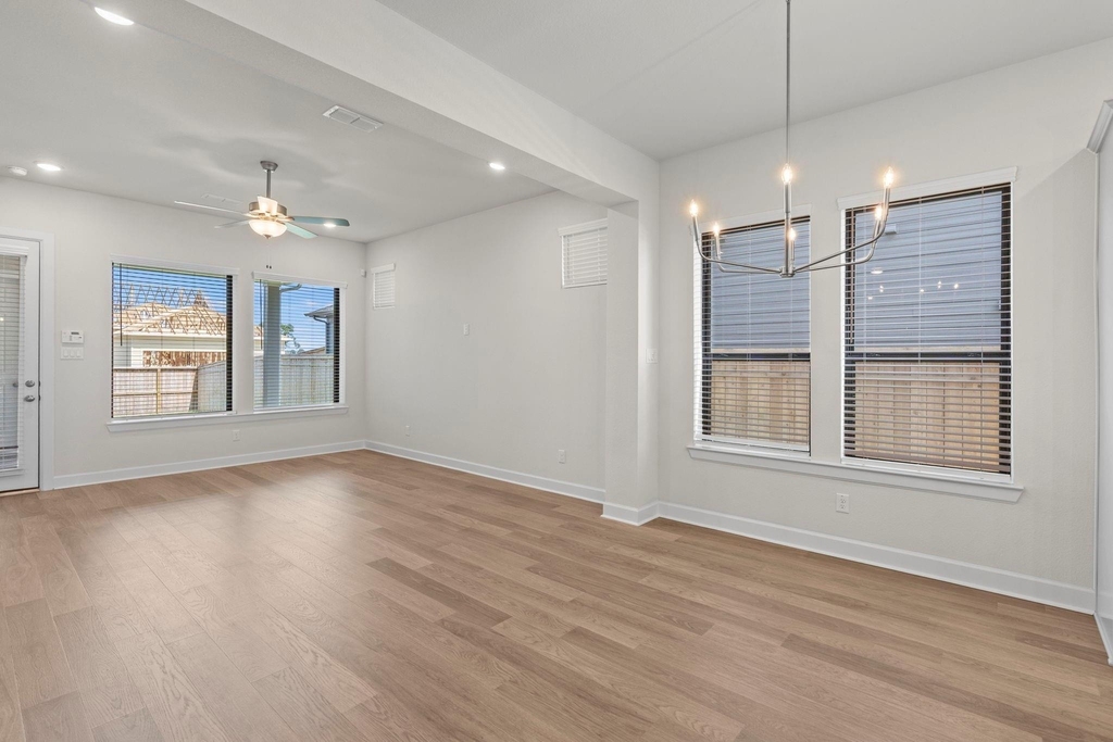 2718 Cottage Place - Photo 8