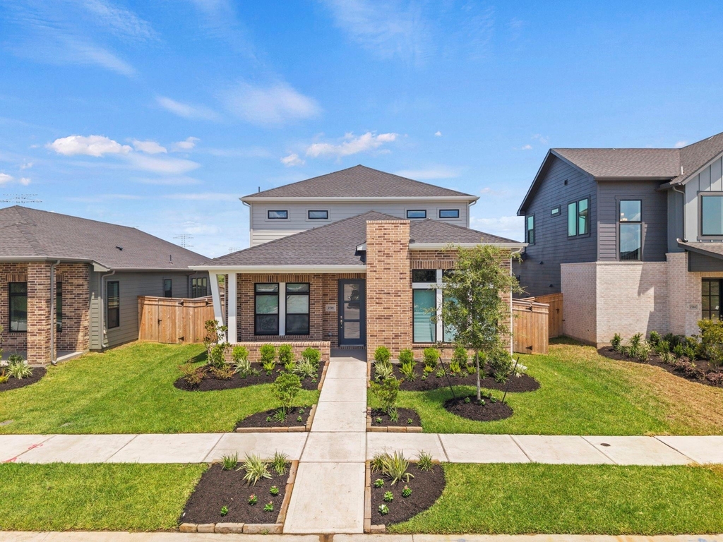 2718 Cottage Place - Photo 1