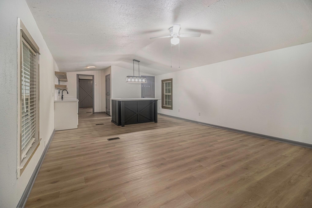6506 N Martin Luther King Avenue - Photo 2
