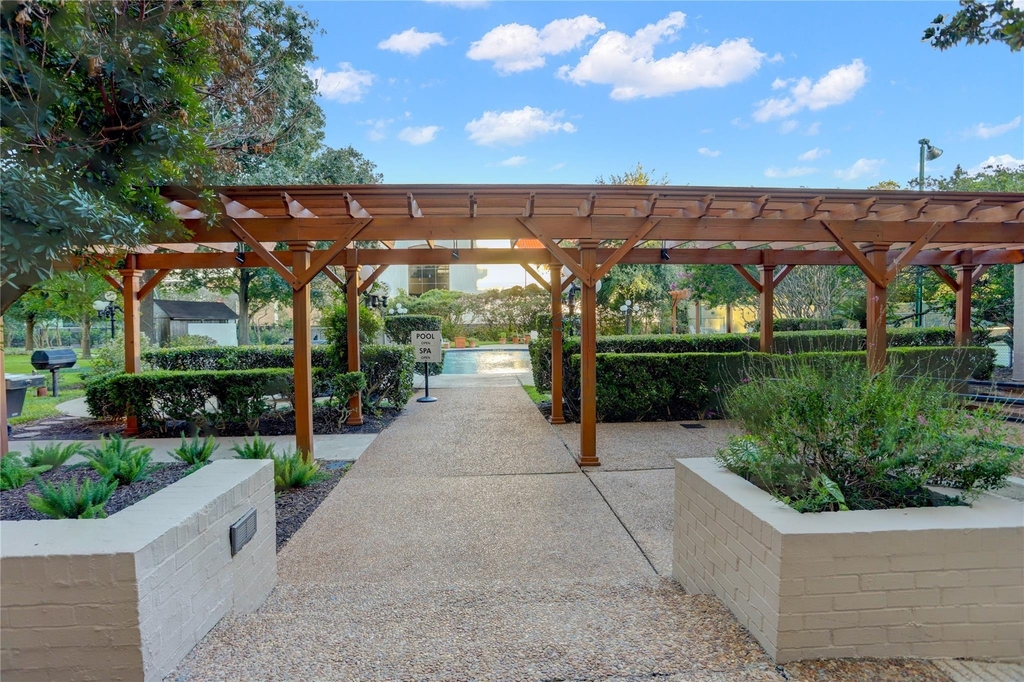 1400 Hermann Drive - Photo 10