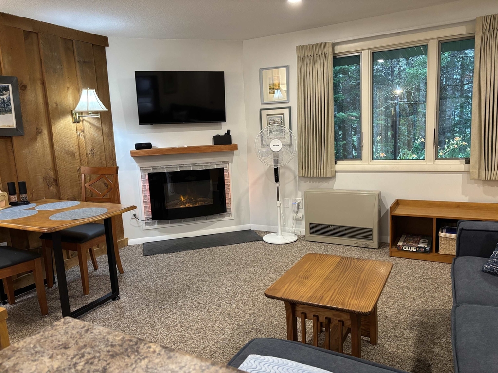 18 Windsor Hill - Photo 2