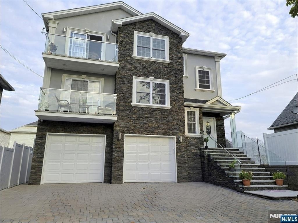 1290 White - Photo 0