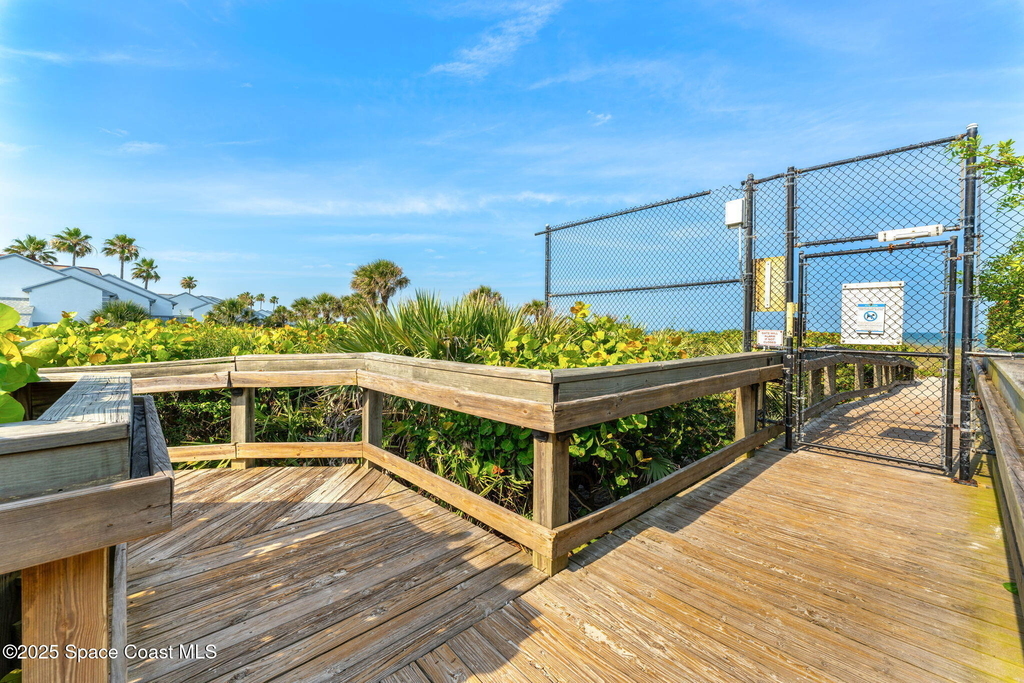 220 Beach Park Lane - Photo 17