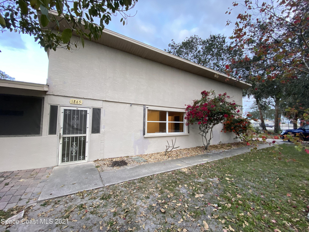 1865 Guava Avenue - Photo 0