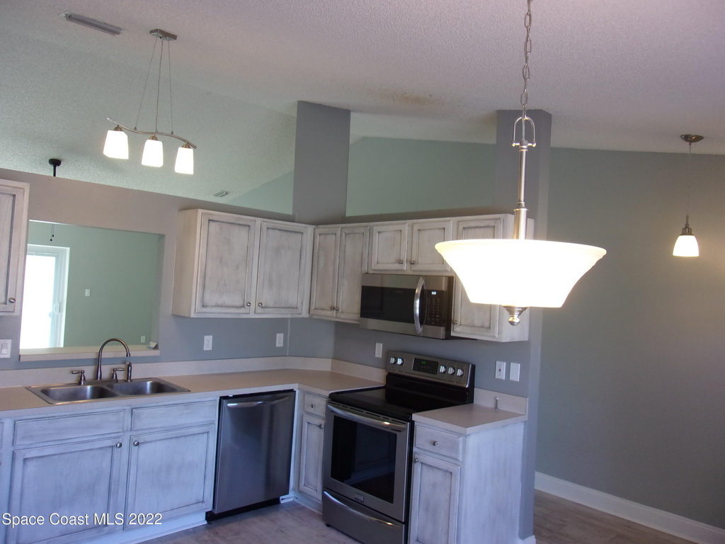 6895 Grissom Parkway - Photo 16