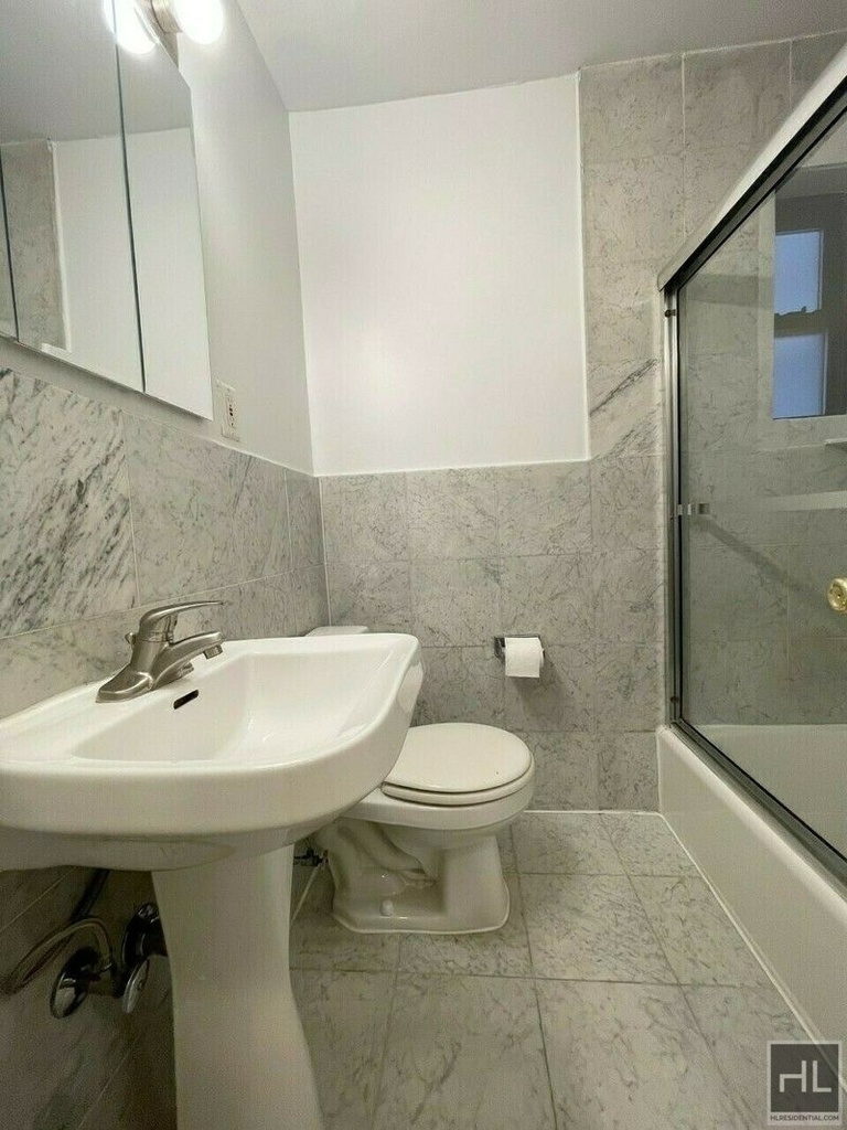 East 84 Street - Photo 3